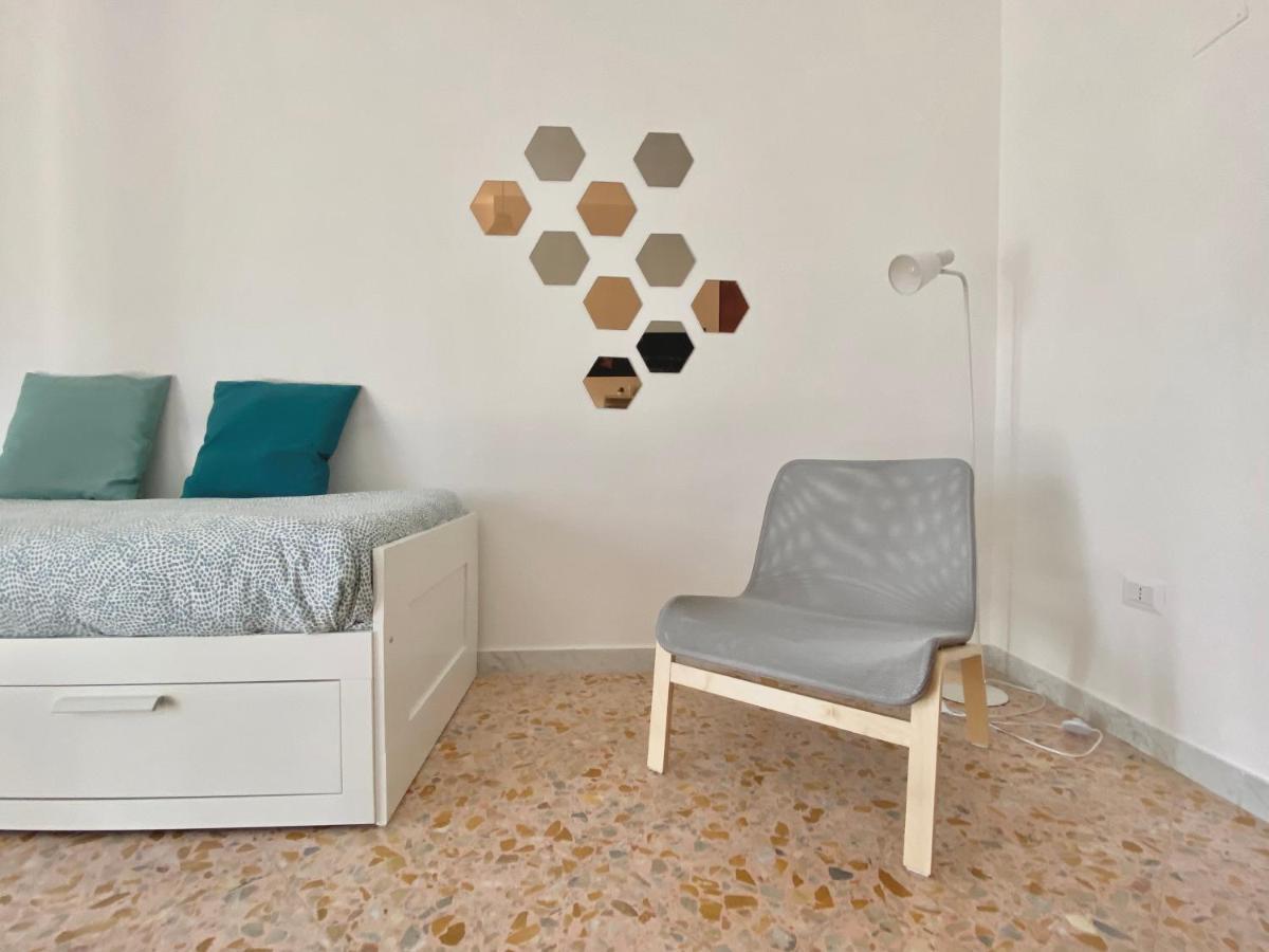 Guest House Service - Modugno Extérieur photo