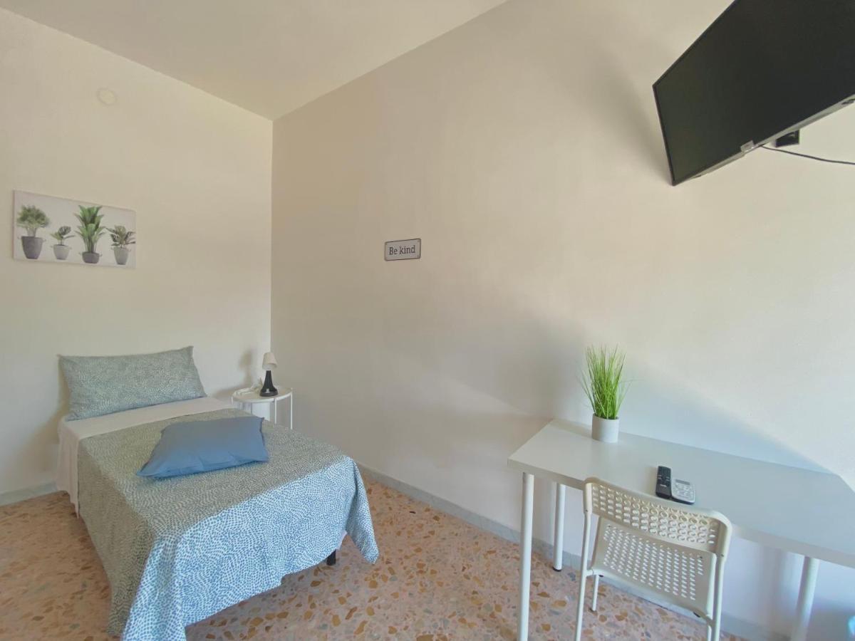 Guest House Service - Modugno Extérieur photo