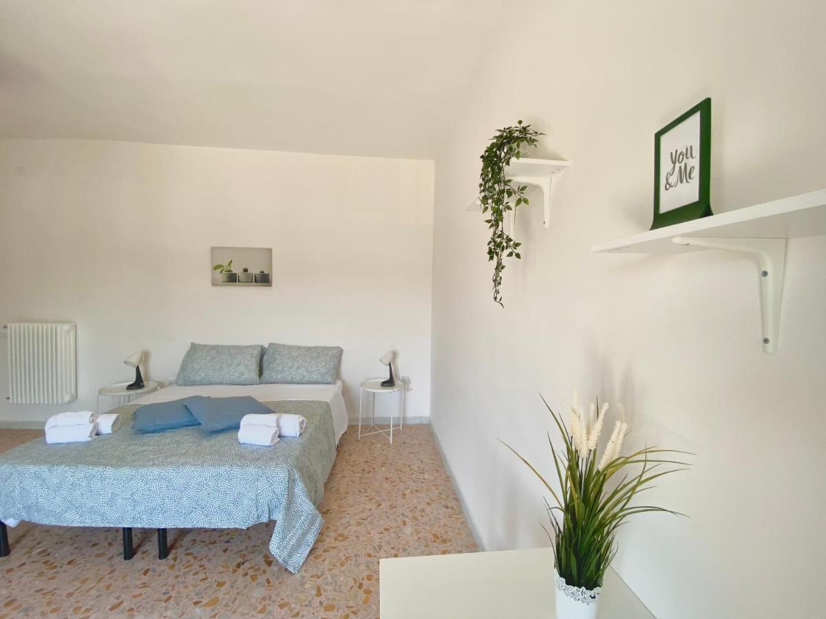 Guest House Service - Modugno Extérieur photo
